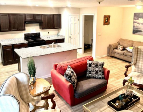 Cozy 3 Bed Home 5 Minutes to JAX Airport & Zoo